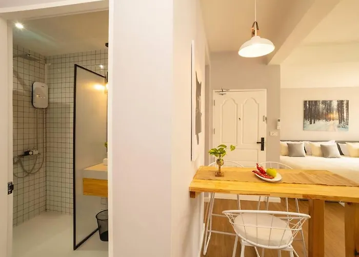 Cozy For 3 Guests In The Heart Of Silom - 3b Апартаменты *