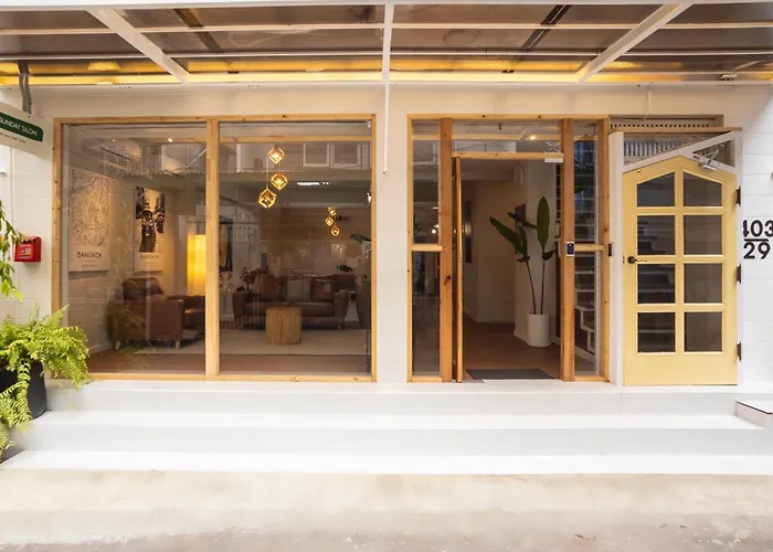 Cozy For 3 Guests In The Heart Of Silom - 3b Бангкок